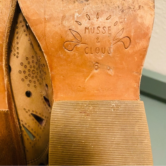 Anthropologie × Musse & Cloud Coolise Leather Laser Cut Booties - Picture 6 of 8